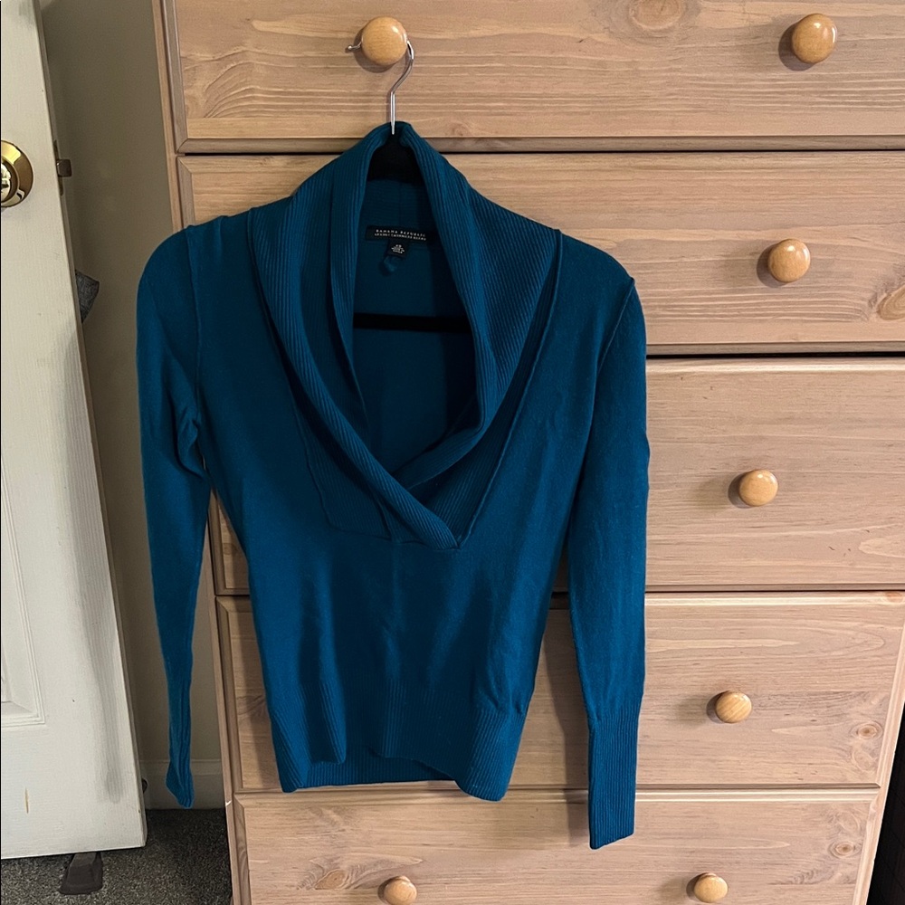 Banana Republic Luxury Cashmere Blend Shawl Neck Sweater – Women’s XS